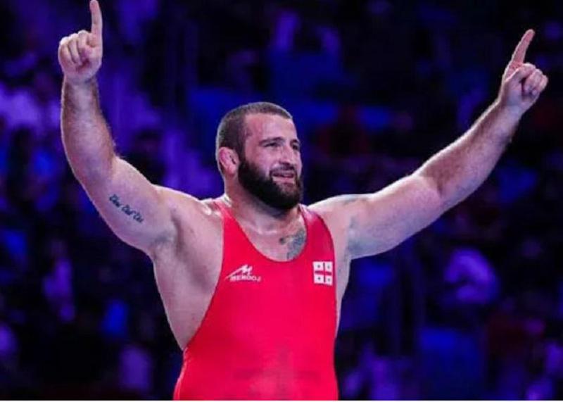 კიდევ ერთი მედალი ტოკიოს ოლიმპიადაზე - ქართველი მოჭიდავე იაკობ ქაჯაია ვერცხლის პრიზიორია