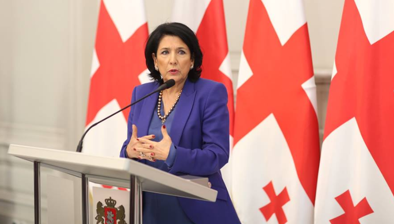 "არ შეიძლება იყოს ლაპარაკი ომის პარტიაზე, ჩემთვის ეს არ არსებობს, ომის მომხრე არავინაა და მინდა პირადად დავიცვა სახალხო დამცველი" - პრეზიდენტი