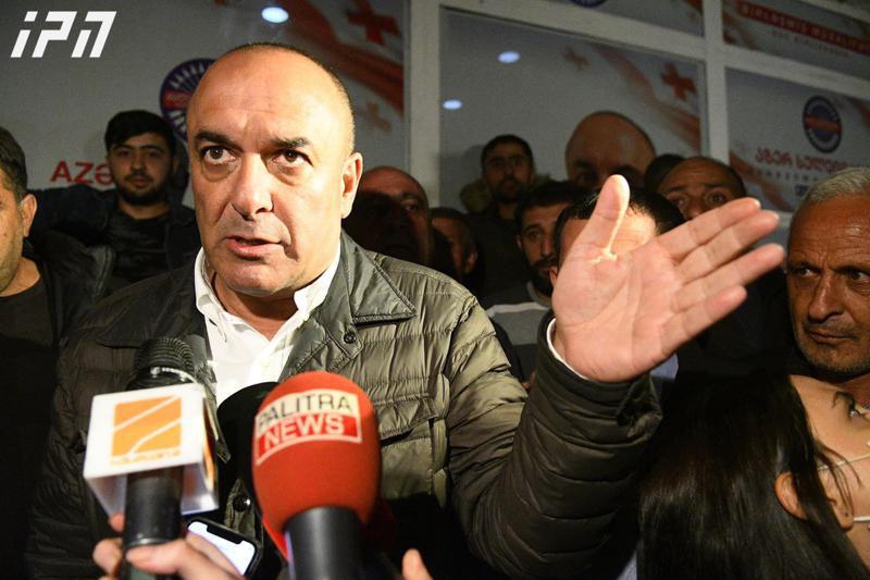 "პარტიაში მყოფმა ადამიანებმა სათანადოდ არ შეაფასეს ამომრჩევლის შეხედულებები" - აზერ სულეიმანოვმა "ნაცმოძრაობა" დატოვა