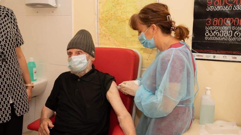 ვაქცინაციას უხუცესთა ანსამბლი "ბერმუხა" შეუერთდა - თორმეტივე ქორეოგრაფი "ფაიზერით" აიცრა