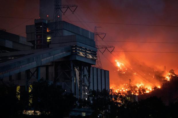 ხანძარმა თურქეთის თბოელექტროსადგურს მიაღწია, გამოცხადდა ევაკუაცია - რა ინფორმაციას ავრცელებს მთავრობა
