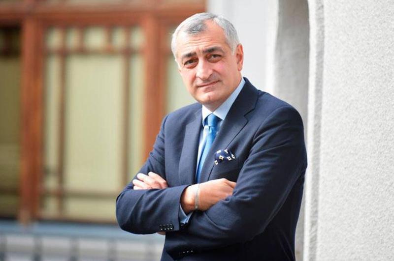 "ოცნება” ცდილობს ოლიგარქად მონათლოს ყველა მდიდარი ადამიანი, რომელსაც პოლიტიკაში მონაწილეობის სურვილი და ინტერესი აქვს" - მამუკა ხაზარაძე