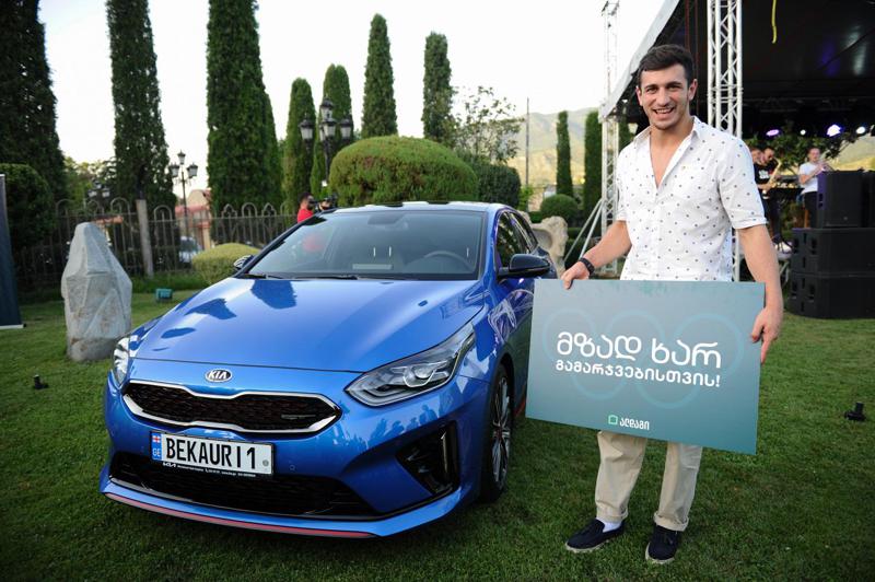 "ალდაგის" საჩუქრები ლაშა ბექაურს