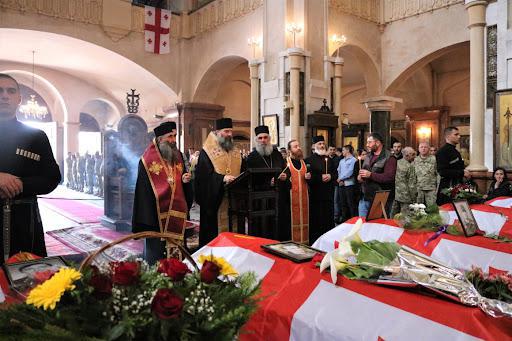 აფხაზეთის ომის დროს უგზო-უკვლოდ გაუჩინარებული 5 ადამიანის ნეშტი ამოცნობილია - სამებაში მათი პანაშვიდი გაიმართება