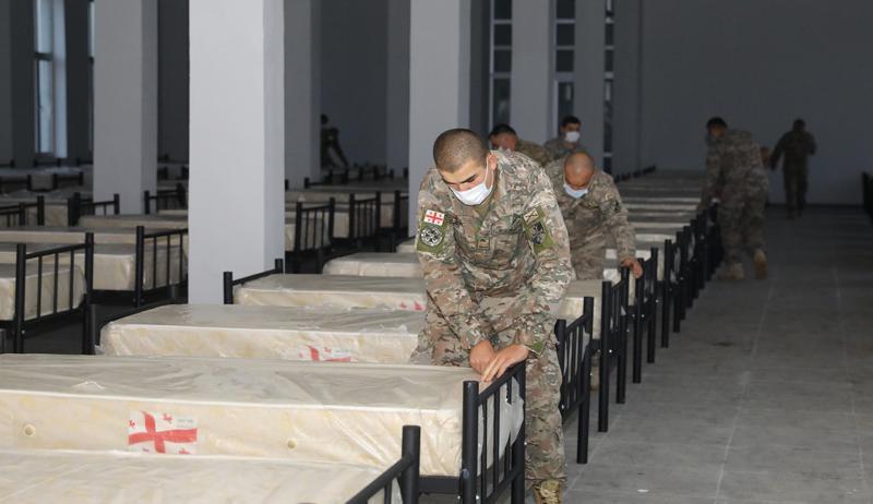 სამხედრო მოსამსახურეების დახმარებით, დიღომსა და სამგორში საველე ჰოსპიტლები მოეწყო