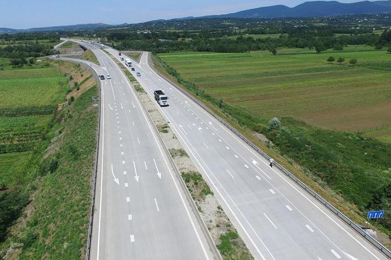 ავტობანზე, ავტოსაგზაო შემთხვევას 2 ადამიანი ემსხვერპლა