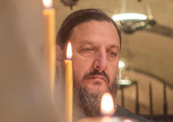 "წამლის სითხეში ვეძებთ ჩასახლებულ ეშმაკს, არადა ის ჩვენშია, ჩვენს ქმედებებში..." - რას წერს არქიმანდრიტი