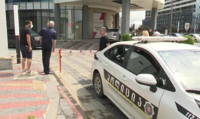 უბედური შემთხვევა ბათუმში - მშენებარე კორპუსიდან ახალგაზრდა მამაკაცი გადმოვარდა და ადგილზე გარდაიცვალა