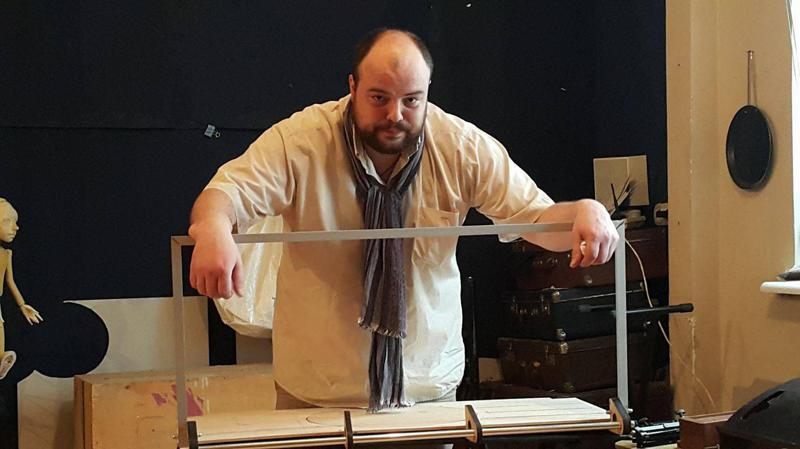 "ახალგაზრდა გოგო დავკრძალეთ, ორსულად იყო, ბავშვი გადარჩა, თვითონ ვერ...“ - რას წერს რეჟისორი კორონავირუსით გარდაცვლილ ორსულზე