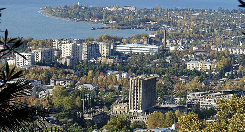 "სოცქსელში დაწერეს, - თუ ვინმეს ზედმეტი საწოლი აქვს, ჰოსპიტალში მიიტანოსო... რა დროს სკოლაა" - აფხაზეთში, მძიმე ეპიდვითარების ფონზე, სასწავლო პროცესის დაწყებას მწვავედ ეხმაურებიან