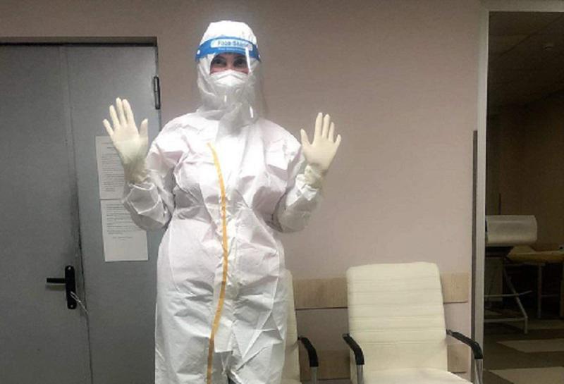 "ეს დედაჩემია, მეან-გინეკოლოგი... დაუჯერებელი სამუშაო დატვირთვა არ იკმარა და მორიგეობები აიღო კოვიდიანი პაციენტების მოსავლელად" - ფოტო სოციალური ქსელიდან