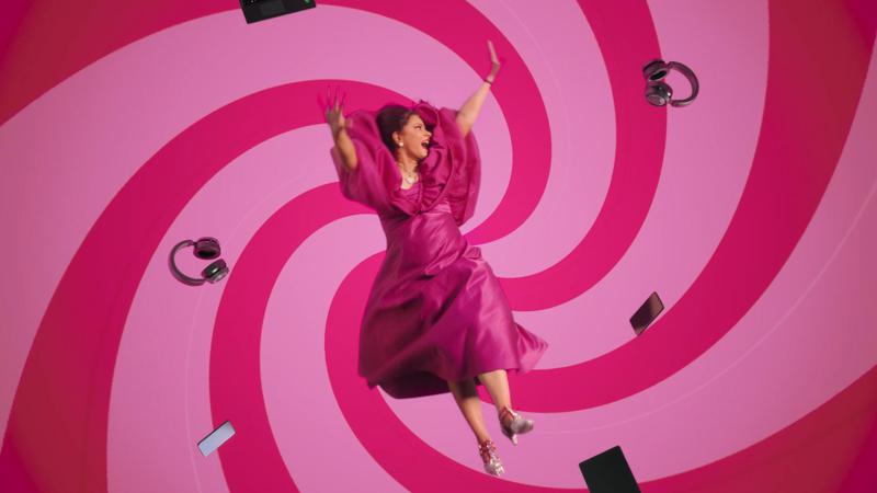 “ზუმერის” ორიგინალურ რეკლამაში ია ფარულავას, ენძელა მაჭავარიანსა და ლაშა ბექაურს შეხვდებით