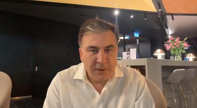 "პატრულს ავალებენ "გაიშნიკებით" მოძრაობის რეგულირებას... ცოტაც მეგობრებო და დასრულდება ეს კოშმარი" - სააკაშვილი პოლიციელებს მიმართავს