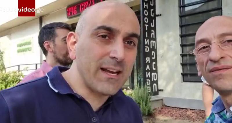 "მარტო მონებს არ აქვთ იარაღის ტარების უფლება... პოლიციას რა იარაღიც აქვს, ისე უნდა ქონდეს მოქალაქეს ტარების უფლება" - "გირჩის" წევრებმა იარაღი შეიძინეს