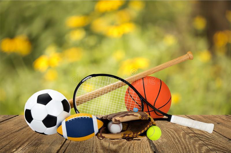 სპორტსმენები, რომლებიც ოლიმპიურ თამაშებში, მსოფლიო და ევროპის ჩემპიონატებში ოქროს მედალს მოიპოვებენ, უნივერსიტეტში ერთიანი ეროვნული გამოცდების გარეშე ჩაირიცხებიან