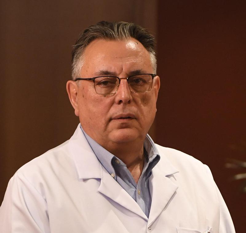 "ვაქცინირებულ ვიზიტორებს ჩვენს ქვეყანაში შემოსვლისას არ ვთხოვთ 72 საათიან PCR ტესტს - ახალი შტამებისთვის ფართოდ გვაქვს საზღვარი გახსნილი" - რას წერს ექიმი