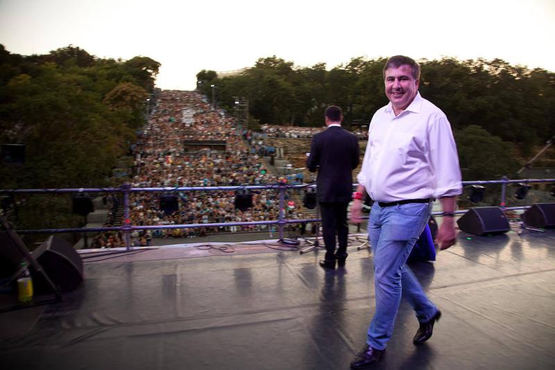 "ან მისი გარემოცვა სხვაგვარ სურათს უხატავს, ან უბრალოდ, ჰგონია, რომ მართლა ექნება დასავლეთის მხარდაჭერა და რაღაცნაირად გახდება გმირი" - რა გაგრძლება ექნება სააკაშვილის მე-17 დაპირებას?