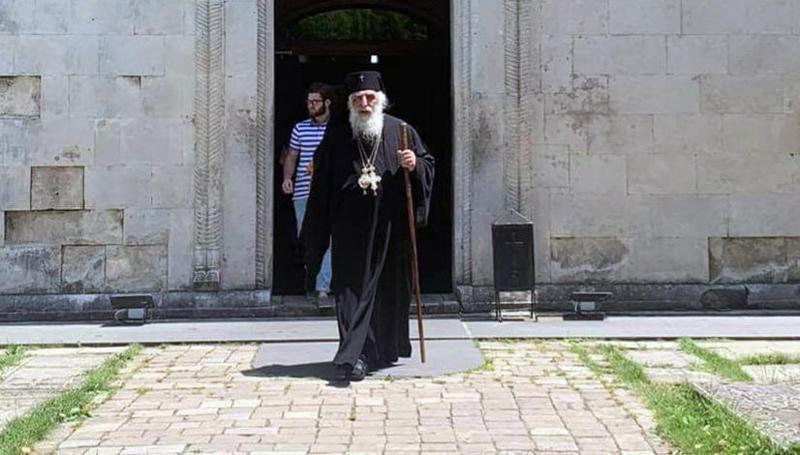 "საქართველო და სარწმუნოება გაყიდეს შენისთანებმა. მრუში ხარ! ცრუ!" - რა მოხდა ჭყონდიდის ეპარქიაში, სადაც მეუფე სტეფანეს სასულიერო პირები დაუპირისპირდნენ