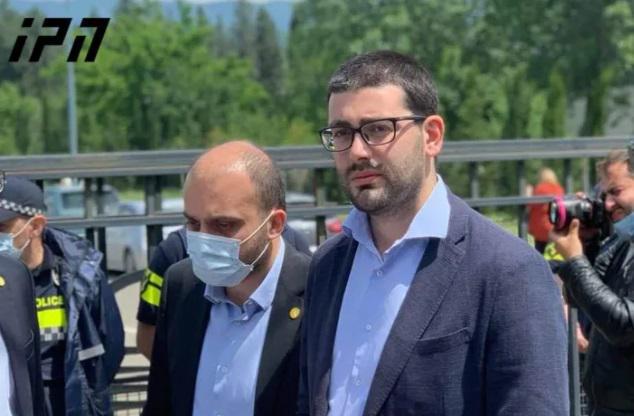 "ადამიანისა და ღმერთის ურთიერთობაში რომ მოინდომა ივანიშვილმა ჩაჩხერვა, წარმოიდგინეთ პოლიტიკოსებს, ჟურნალისტებს, ელჩებს როგორ უსმენენ" - საბა ბუაძე