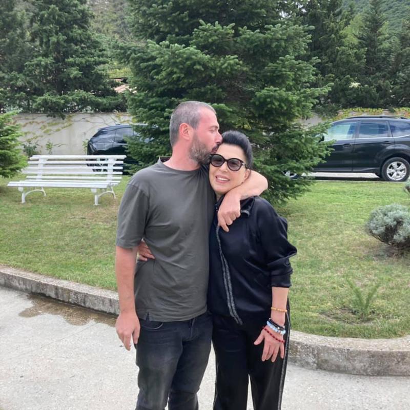 "ვგრძნობ ბედნიერებას, ეიფორიას, ყველაფერ კარგს" - გუკა რჩეულიშვილი მაია რჩეულიშვილის გათავისუფლებაზე