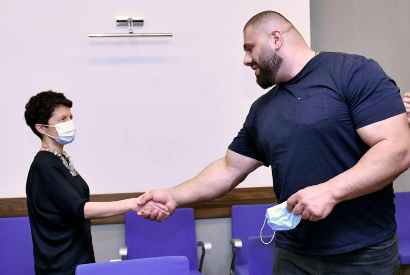 ქართველი ჰალკი და თეა წულუკიანი - რა ინფორმაციას ავრცელებს სპორტის სამინისტრო მკლავჭიდელებისა და მინისტრის შეხვედრაზე