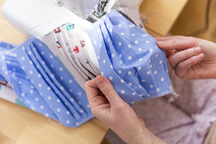 საკოორდინაციო საბჭოს გადაწყვეტილებით, პირბადის ტარების ვალდებულება რიგ შემთხვევაში უქმდება - სად აღარ მოგიწევთ მისი ტარება?