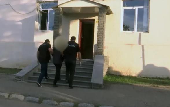 დაკავებულია "ქართული ოცნების" მაჟორიტარობის კანდიდატის შვილი, რომელმაც დმანისში ენმ-ის მხარდამჭერები დაჭრა