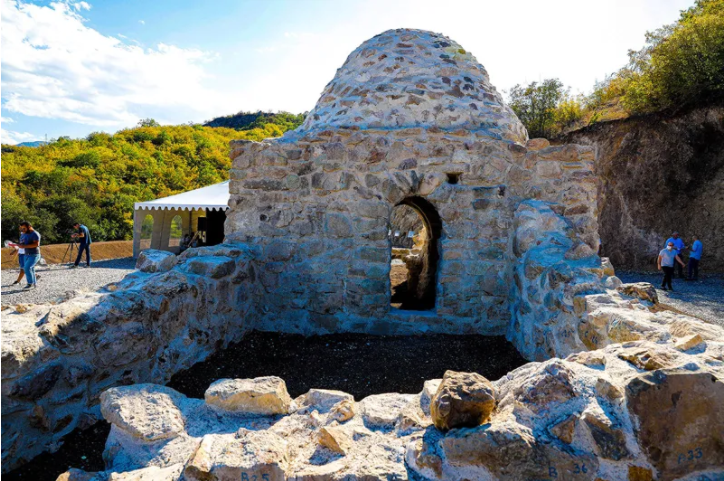 კულტურული მემკვიდრეობის ძეგლის - „აბულმუგის“ სპარსული აბანოს ახალ, უსაფრთხო ტერიტორიაზე გადატანა წარმატებით დასრულდა