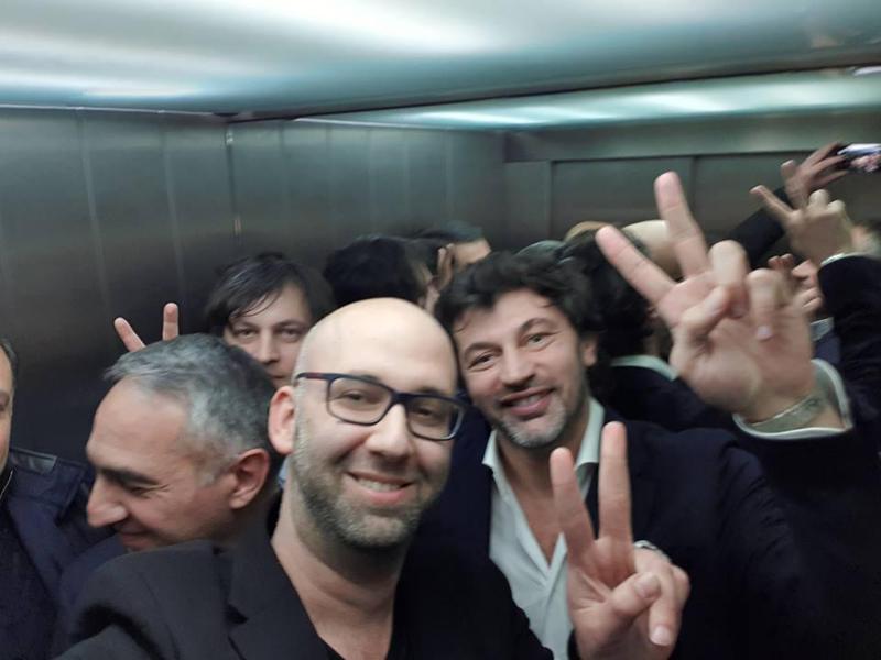 ვინ არის პიარსპეციალისტი მოშე კლუგჰაფტი, ვისაც მიხეილ სააკაშვილი "ებრაელ აფერისტს" უწოდებდა და ვინც, სავარაუდოდ, ამჯერადაც ეხმარება "ქართულ ოცნებას" საარჩევნოდ?