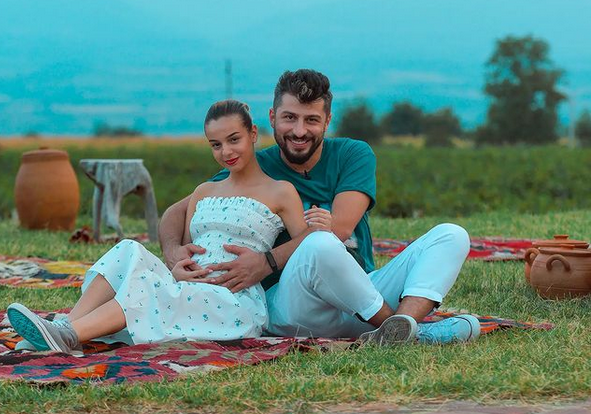 "რამდენიმე თვე ვმალავდით ამ ინფორმაციას"... - გიორგი გასვიანი ბავშვს ელოდება