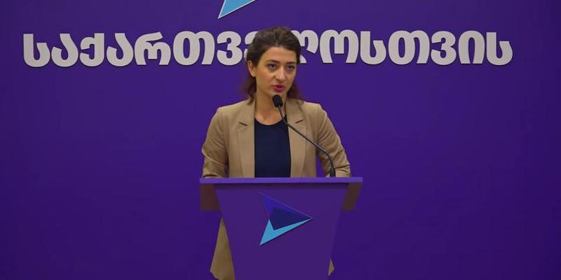 "ვულოცავთ "ოცნებას", 8 თვის წინ დისკრედიტირებული "ნაცმოძრაობის" გაცოცხლებას, ჩვენს წინააღმდეგ იმდენი იბრძოლეს, რომ ესეც მოახერხეს, ყოჩაღ!" - ანა ბუჩუკური