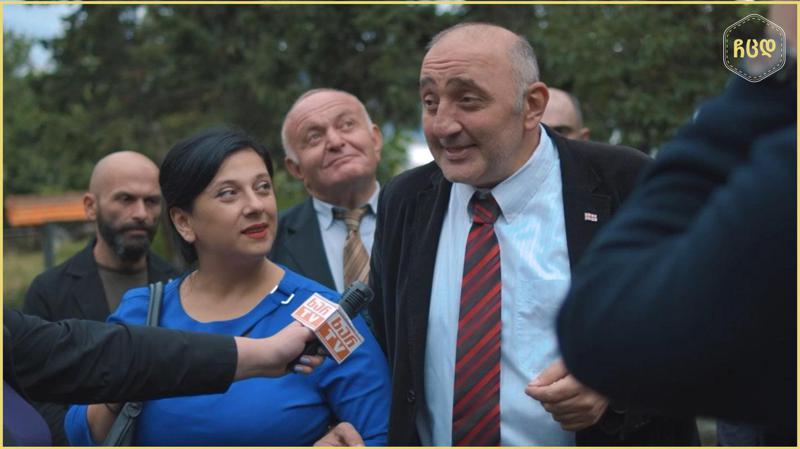 "ფულის "გასაკეთებლად" ყველაფერზეა წამსვლელი, თან მხდალია, ასეთი ტიპები არ მიყვარს" - როგორ ახასიათებს გიალო ნებიერიძეს ჩცდ-ს ახალი მსახიობი და რას ჰყვება საკუთარ ცხოვრებაზე