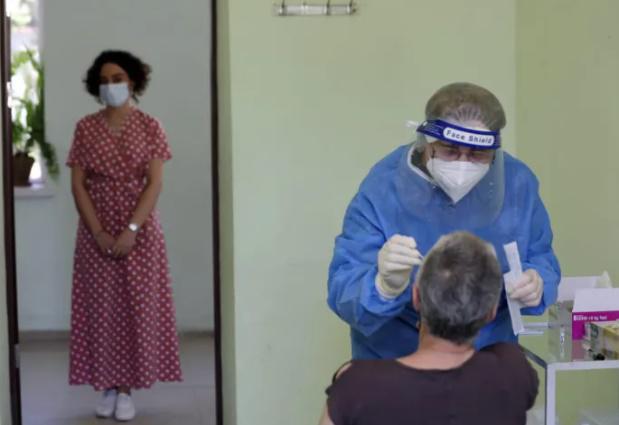 რა ბრძანება გამოსცა პრემიერმა სკოლის აუცრელ თანამშრომლებზე?