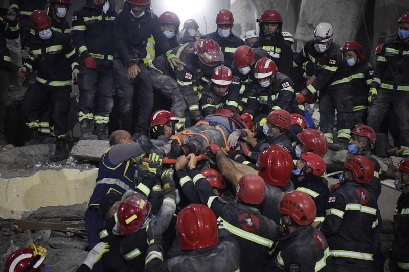 "კლინიკაში შემოსვლის დროს იყო კონტაქტური" - რას ამბობს ექიმი ნანგრევებიდან ამოყვანილი მამაკაცის მდგომარეობაზე?