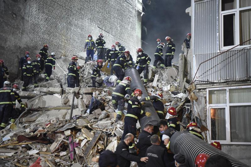 "ბრალდებულებმა მოშალეს როგორც არამზიდი, ასევე მზიდი კონსტრუქცია, რამაც გამოიწვია კორპუსის ნგრევა" - ბათუმის ტრაგედიასთან დაკავშირებით დაკავებულ 3 პირს ბრალდება წარუდგინეს