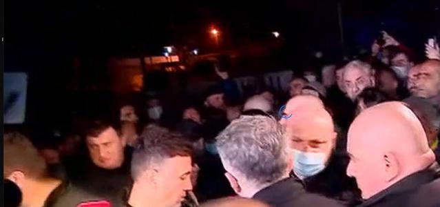 რუსთავის მე-12 პენიტენციურ დაწესებულებასთან ხმაური იყო