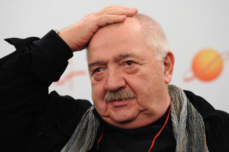 "ეს მისი ღვაწლის დაფასებაა" - რა განცხადებას ავრცელებს ქონების სააგენტო რობერტ სტურუასთვის 1500 კვ.მ მიწის ნაკვეთის და მასზე მდებარე შენობის 1 ლარად გადაცემაზე