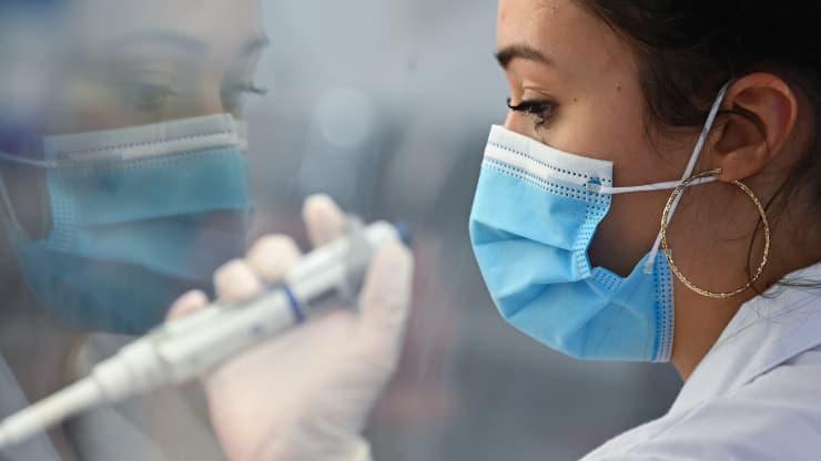 რა ვიცით კორონავირუსის კიდევ ერთ ახალ შტამზე,  რომელიც დიდ ბრიტანეთსა და რუსეთში გამოვლინდა  და რამდენად სახიფათოა ის