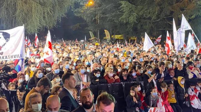 "ჩვენთვის, ბათუმელებისთვის სასიამოვნო იყო, რომ თქვენი პირველი ვიდეო ბულვარში ჩაიწერა" - ოპოზიციის აქცია ბათუმში და მიმართვა მიხეილ სააკაშვილს