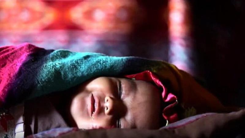 ავღანელმა მშობლებმა, დანარჩენი შვილების გამოსაკვებად, ჩვილი 500 დოლარად გაყიდეს - "ბავშვები შიმშილით მეხოცებოდნენ"