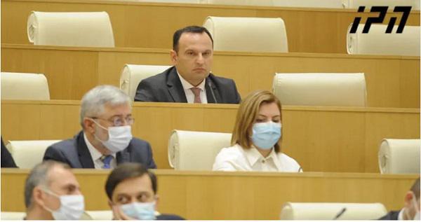 "რას უკრავთ ტაშს? პანდემია დაამარცხეთ, სამუშაო ადგილები შექმენით, თუ რომელი პრობლემა გადაწყვიტეთ?" - პაატა მანჯგალაძის მიმართვა უმრავლესობას