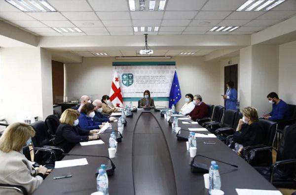 ვის უმკურნალებენ კორონავირუსის საწინააღმდეგო მონოკლონური ანტისხეულებით? - ჯანდაცვის სამინიტროს გადაწყვეტილება