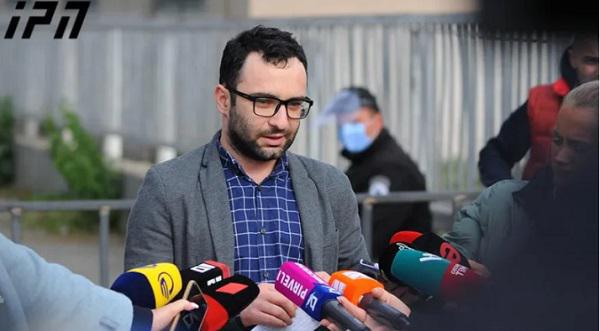 "მიხეილ სააკაშვილი საკმაოდ სუსტად არის, სახეზე ეტყობა შეშუპება, უჭირს კომუნიკაცია" - რას ამბობს ადვოკატი ციხეში ექსპრეზიდენტის მონახულების შემდეგ