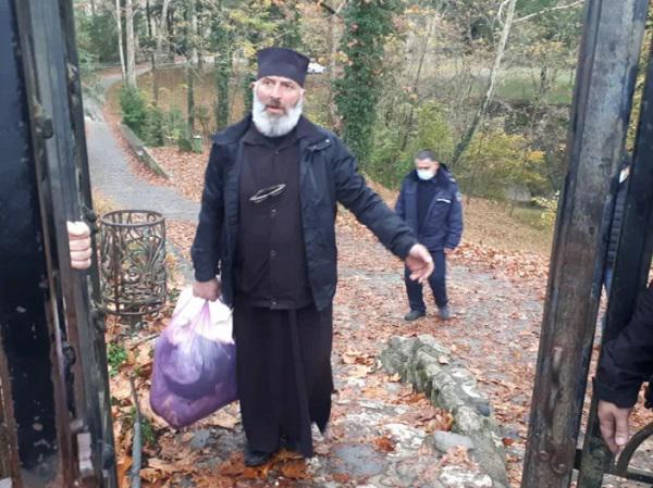 "ჩემი ნაშრომი, ნაღვაწი დავტოვე აქ... " - განკვეთილი სასულიერო პირები სალხინოს მონასტრის ტერიტორიაზე შევიდნენ