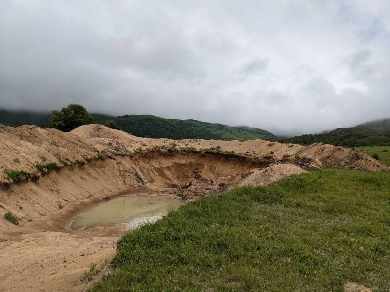 "სოფლის მცხოვრებთ იძულებით დაათმობინეს მიწის ნაკვეთები და უზარმაზარ ტერიტორიაზე მანგანუმის მოსაპოვებლად ლიცენზიები გასცეს" - რა ელის სოფელ შქმერს?