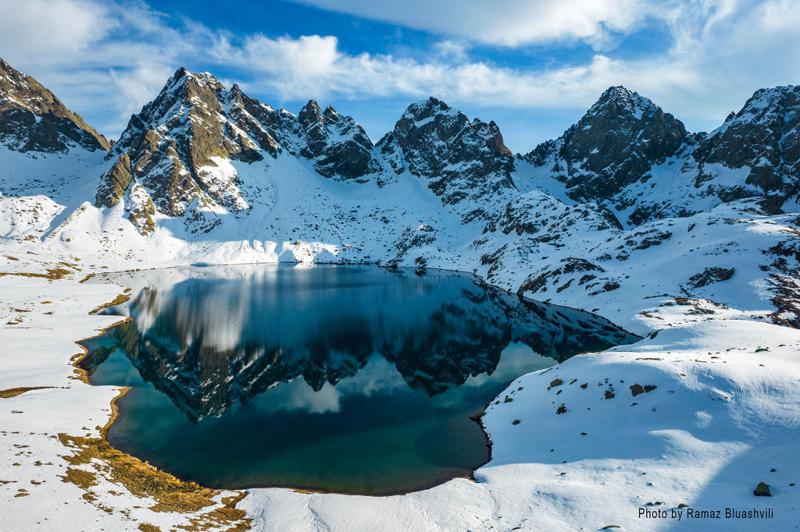 ენით აღუწერელი სილამაზე - დათოვლილი ტობავარჩხილი