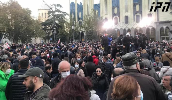 რუსთაველზე "ნაცმოძრაობის" აქცია მიმდინარეობს - რა ვითარებაა ადგილზე?