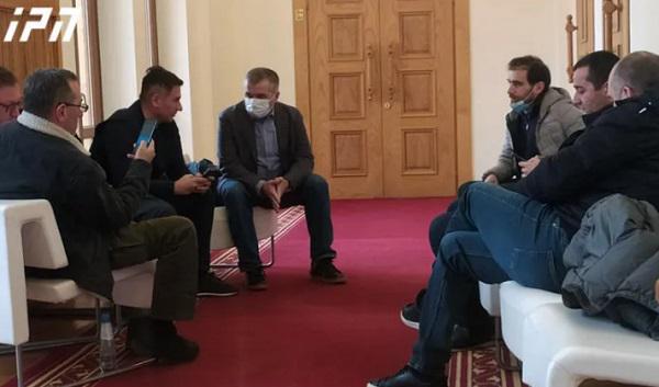 "რაც დღეს პარლამენტში ხდება, ამ ქვეყანას 90-იანების კატასტროფისკენ მიაქანებს" -  დავით ბაქრაძე