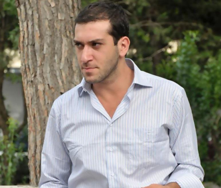 "ბავშვმა ყურში ჩამჩურჩულა, არ ინერვიულო, მა, ყველაფერი კარგად იქნებაო, აქეთ დამამშვიდა ელენემ" - რას ჰყვება სანდრო კაკულია შვილისთვის დასმულ დიაგნოზზე