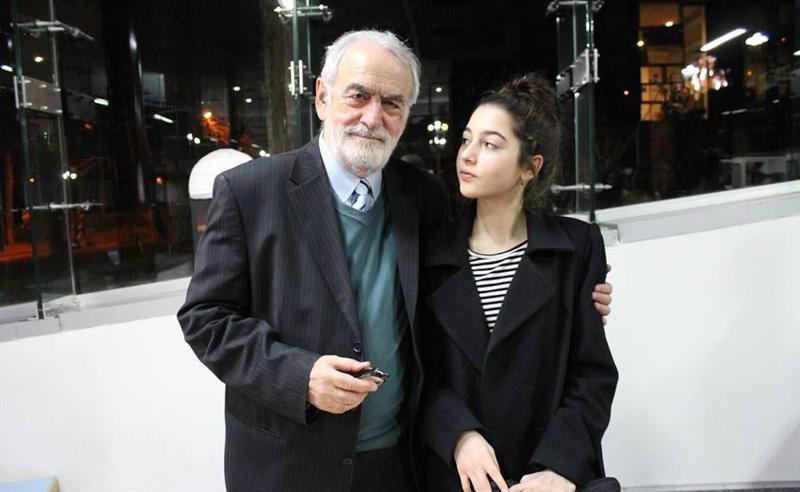 "2  წლიდან განვიცდი, რომ ვერ მნახა ირაკლიმ ისეთი,  როგორიც თუნდაც შენ მნახე.... ახლა შენც იქვე ხარ და უკვე ერთად გაიღმებთ ჩემს წარმატებაზე" - ნანას წერილი ბაბუას - გელა ჩარკვიანს